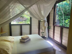 1 bedroom, free WiFi, bed sheets - Bungalow hibiscus (Vieux Habitants)