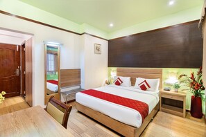 Habitació doble executiva | Escriptori, wifi gratuïta i roba de llit 