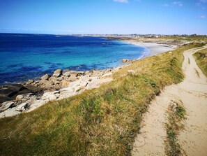 Beach nearby - Large vacation home in brittany, 5 minutes walk from the beach (Lampaul-Plouarzel)