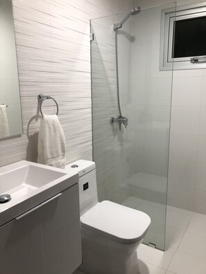 Handtücher, Seife, Toilettenpapier