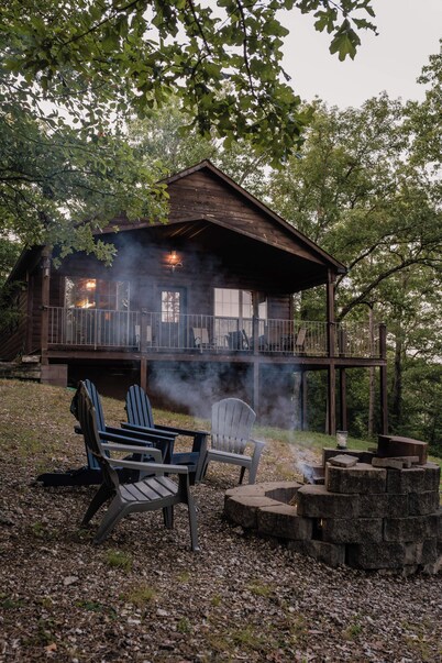 Foxcroft Buffalo River Log Cabin: Cozy & Secluded w Mountain View 3 min to BNR