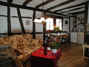 TV, DVD player - Rosenhäuschen Nostalgie 4-star vacation home (Kirnsulzbach)