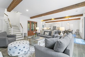 Smart TV - Lovely and spacious, renovated with a private pool (Kiawah Island)