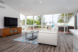 TV, stereo, offices - Walk to Beach, Ocean Views & WiFi | Magnificent Malua Views (Malua Bay)