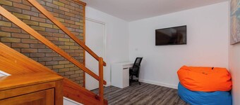 Magnificent Malua Views | Walk to Beach, WiFi