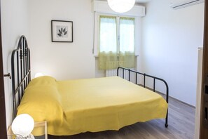 2 bedrooms, bed sheets