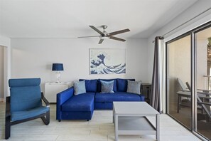 Condo, 1 King Bed with Sofa bed (The Summit 1122) | Living room