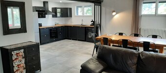 Very large space with industrial feel