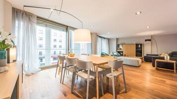 Departamento Grand, 3 habitaciones | Comedor