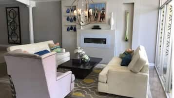 Smart TV, fireplace