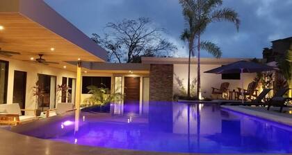 Oasis del Mar★Private Pool w/ swim up bar and Walking Distance to TWO Beaches★