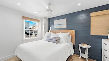 3 Schlafzimmer, Schreibtisch, Bügeleisen/Bügelbrett, Reisekinderbett