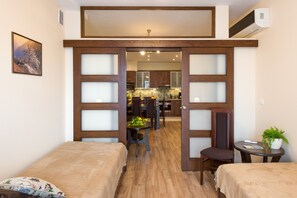 Family Apartment, 4 Bedrooms | 4 bedrooms, in-room safe, iron/ironing board, free cribs/infant beds - KrakowRentals - Vanilla 5 Apartment (Kraków)