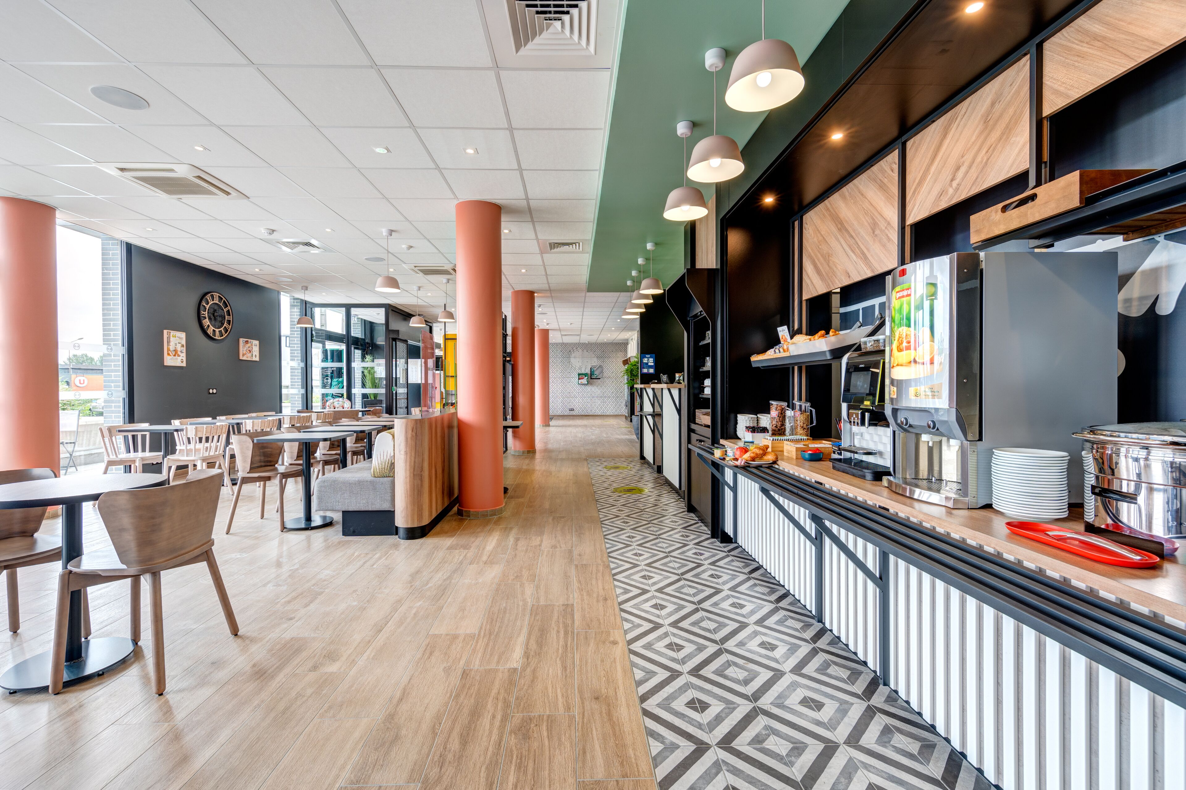 daily buffet breakfast for a fee