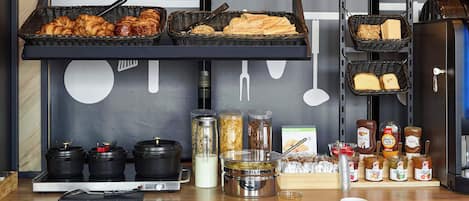 Desayuno buffet todos los días (con cargo)