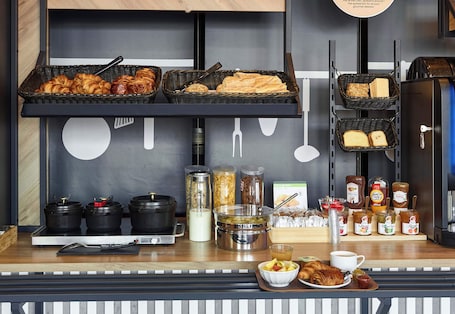 Desayuno buffet todos los días (con cargo)