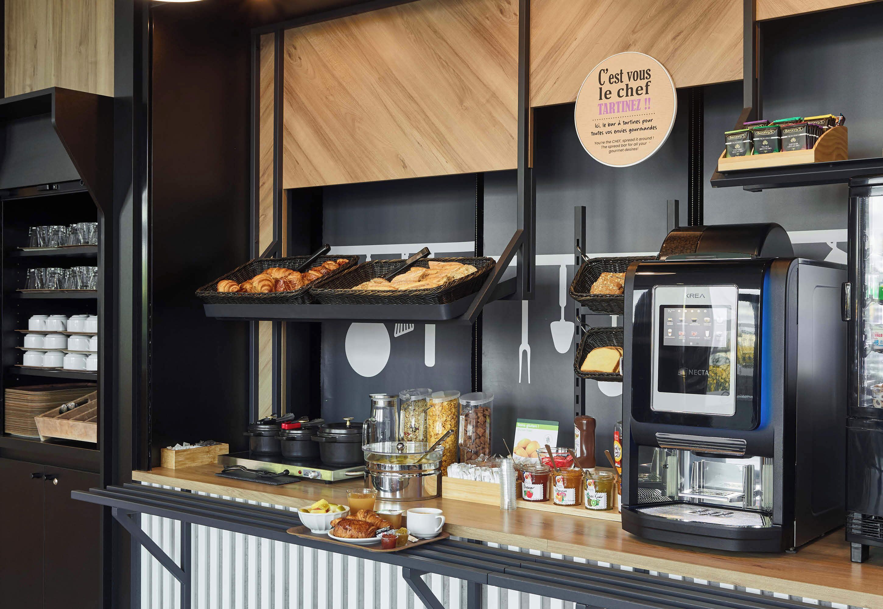 daily buffet breakfast for a fee