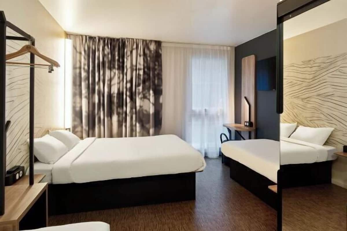 Desk, free WiFi, bed sheets