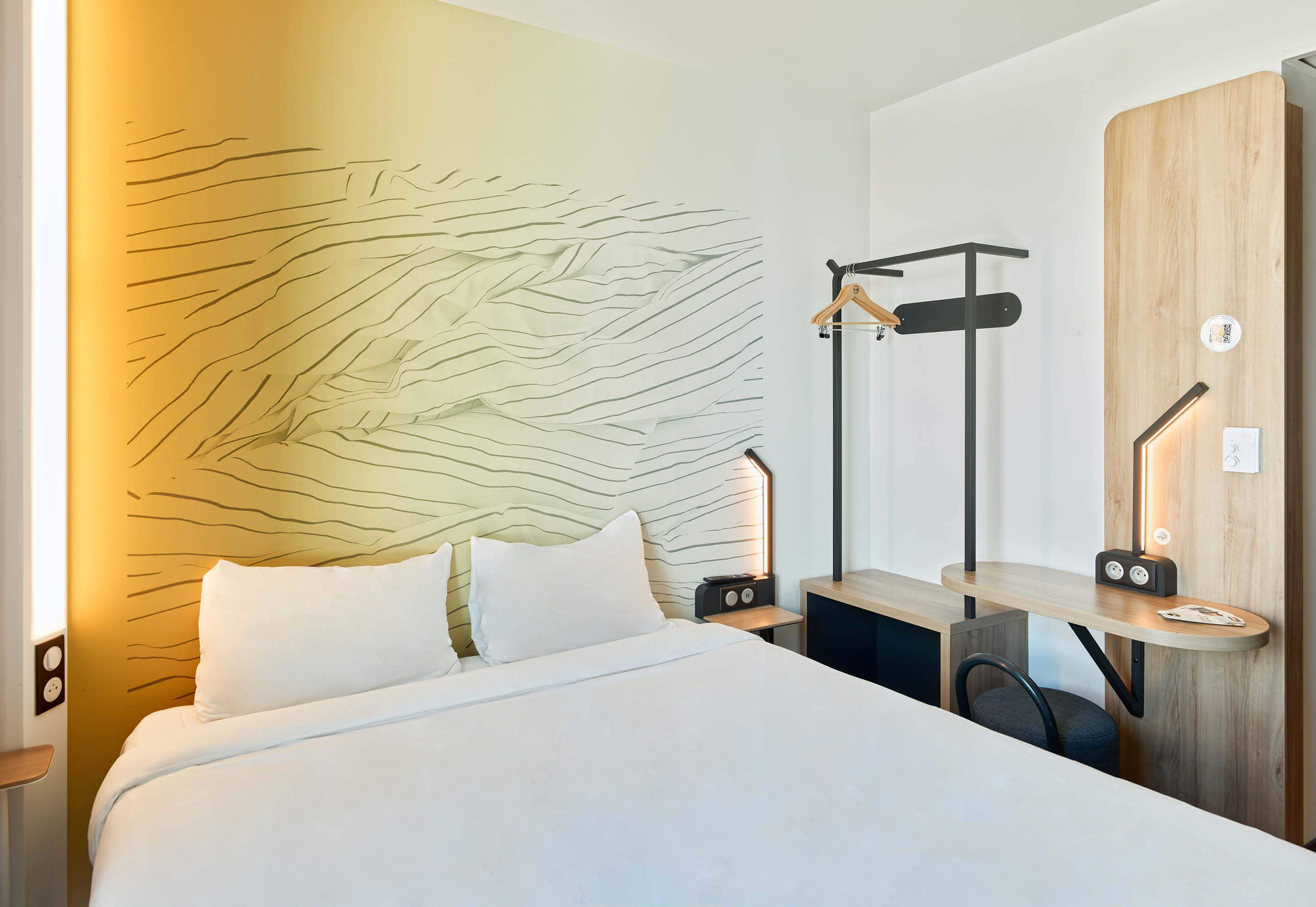 double room | desk, free wifi, bed sheets