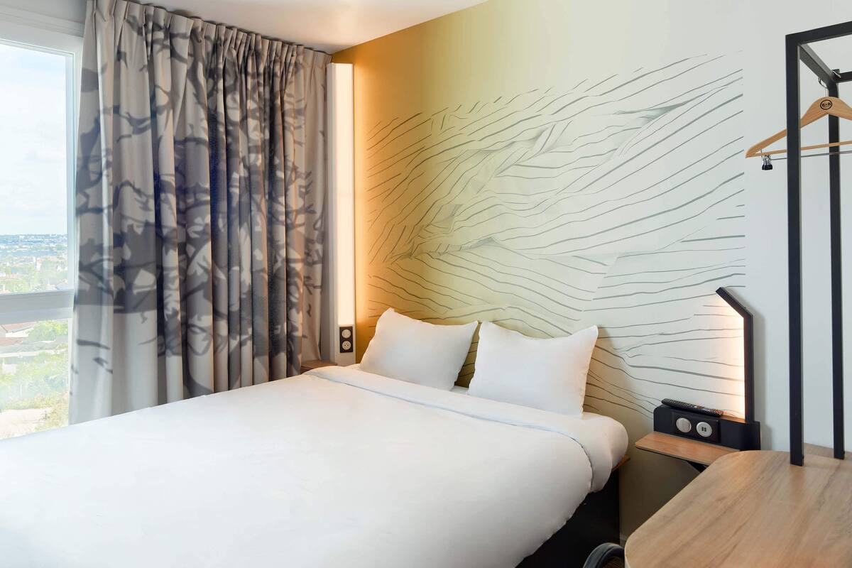 double room | desk, free wifi, bed sheets