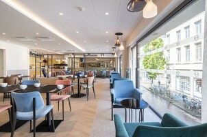 Daily buffet breakfast (EUR 17 per person)