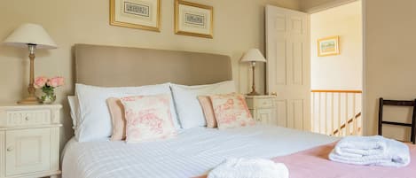 3 bedrooms, free WiFi, bed sheets