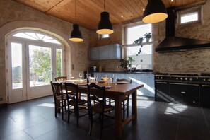 Dining - Château Caillivet:At the Heart of Organic vineyard (Mazeres)