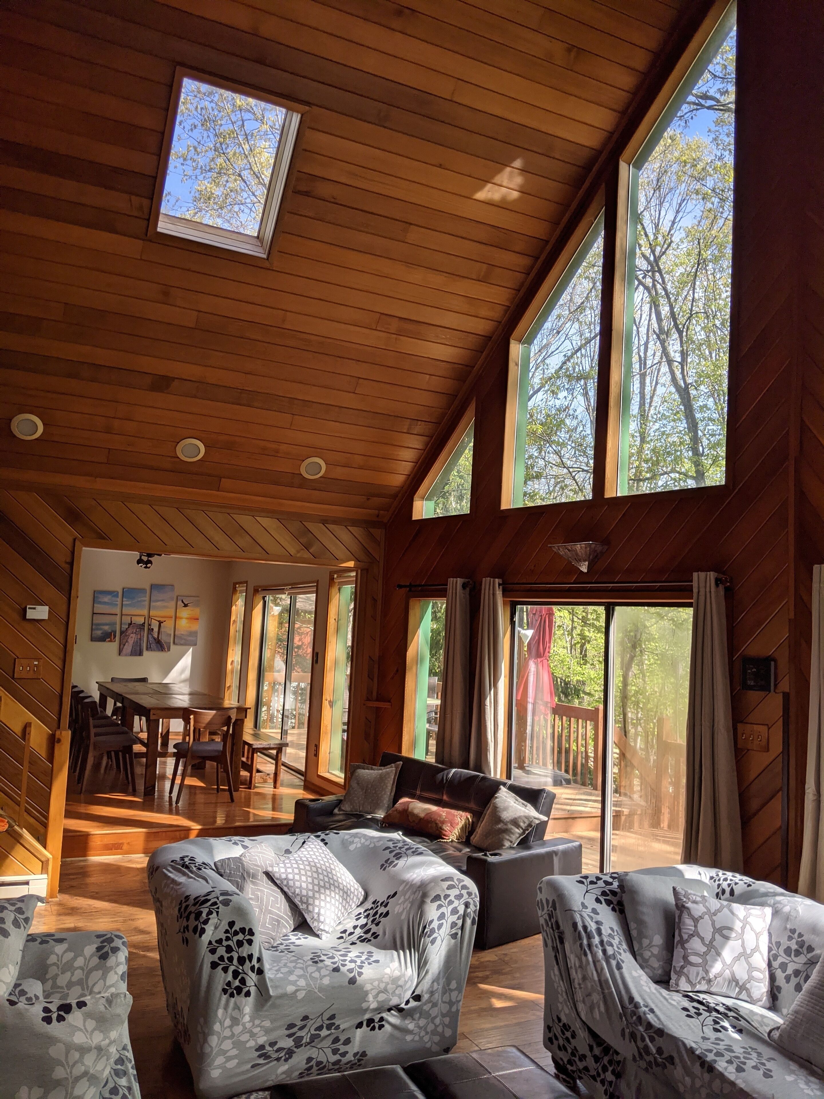 Lakefront Pocono, Pet-friendly Wifi AC, Hot Tub, Pool Table, Camelback, Kalahari