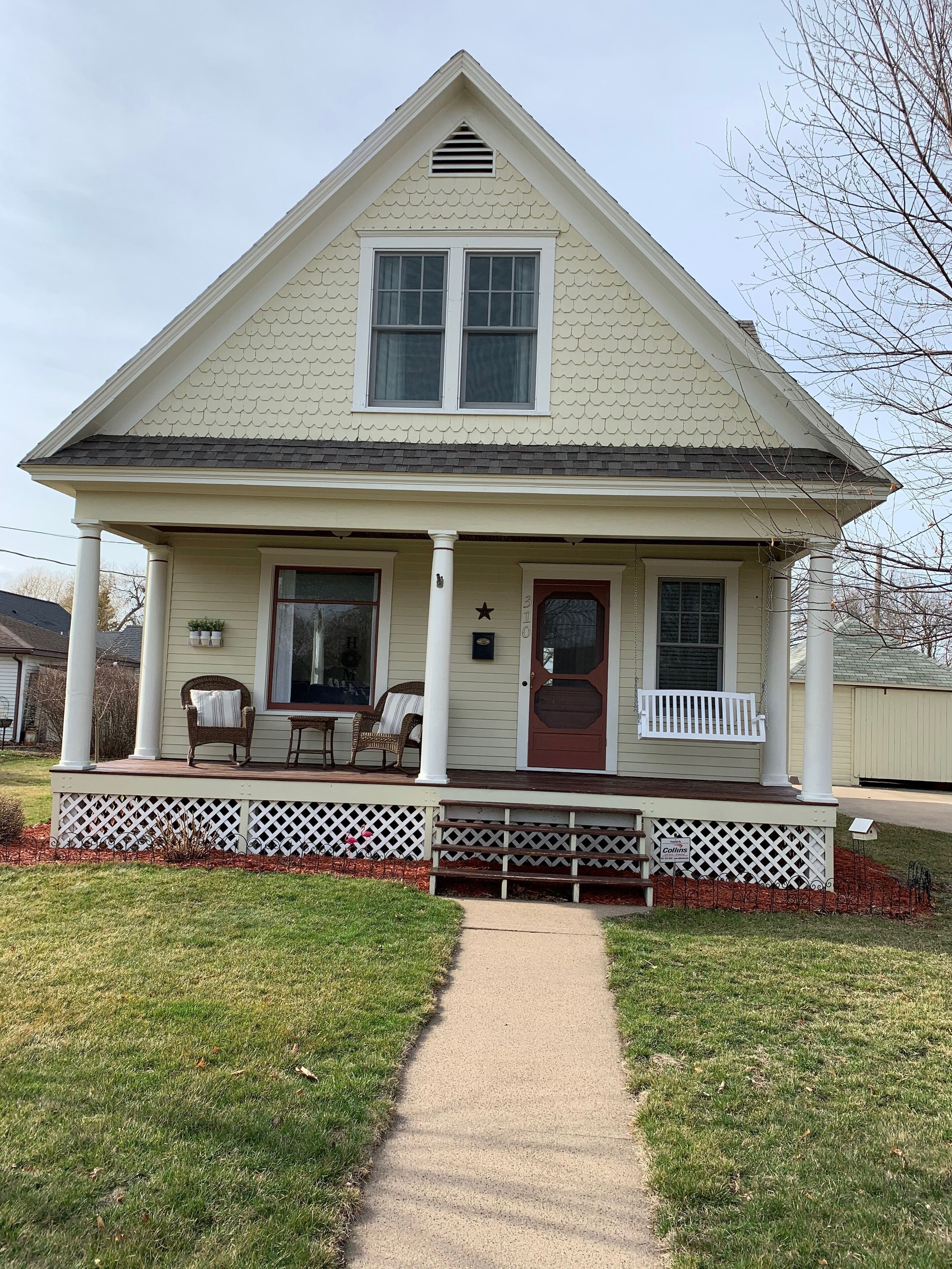 Entire house, short walking distance to river front and downtown