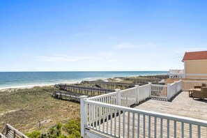 Property grounds - Pirate`s Booty by Brunswick Vacation Rentals: OIB 5BR Oceanfront Home w/ Pool (Ocean Isle Beach)