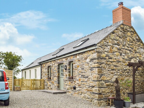 Exterior - 2 bedroom accommodation in Hayscastle, near Newgale (Hayscastle, near Newgale)