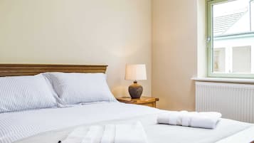 2 bedrooms, free WiFi, bed sheets, wheelchair access
