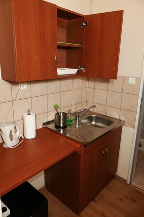 Private kitchen - Kosmopolita Rooms Apartments Krakow (Kraków)