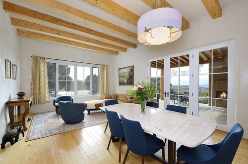3 Bedroom, 3 Bath Home plus 1 Bedroom, 1 Bath Casita -12 min. to Santa Fe center