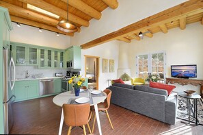 Interior - 3 Bedroom, 3 Bath Home plus 1 Bedroom, 1 Bath Casita -12 min. to Santa Fe center (Santa Fe)