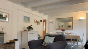 Unclassified image, 4 of 19, button - Lavender Cottage 3 bedroom Sleeps 5 (Camelford)