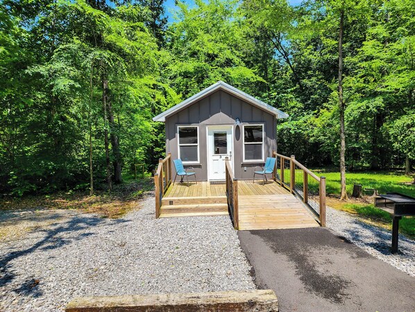Exterior - Adorable Pet Friendly Tiny House - Lake Guntersville-ADA (Guntersville)