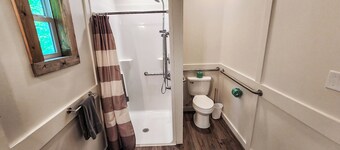 Adorable Pet Friendly Tiny House - Lake Guntersville-ADA