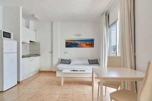 Living area - Apartamentos San Antonio Beach (Sant Josep de sa Talaia)