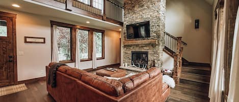 TV connectée, cheminée, lecteur de DVD