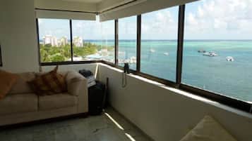 Deluxe Apartment | Beach/ocean view