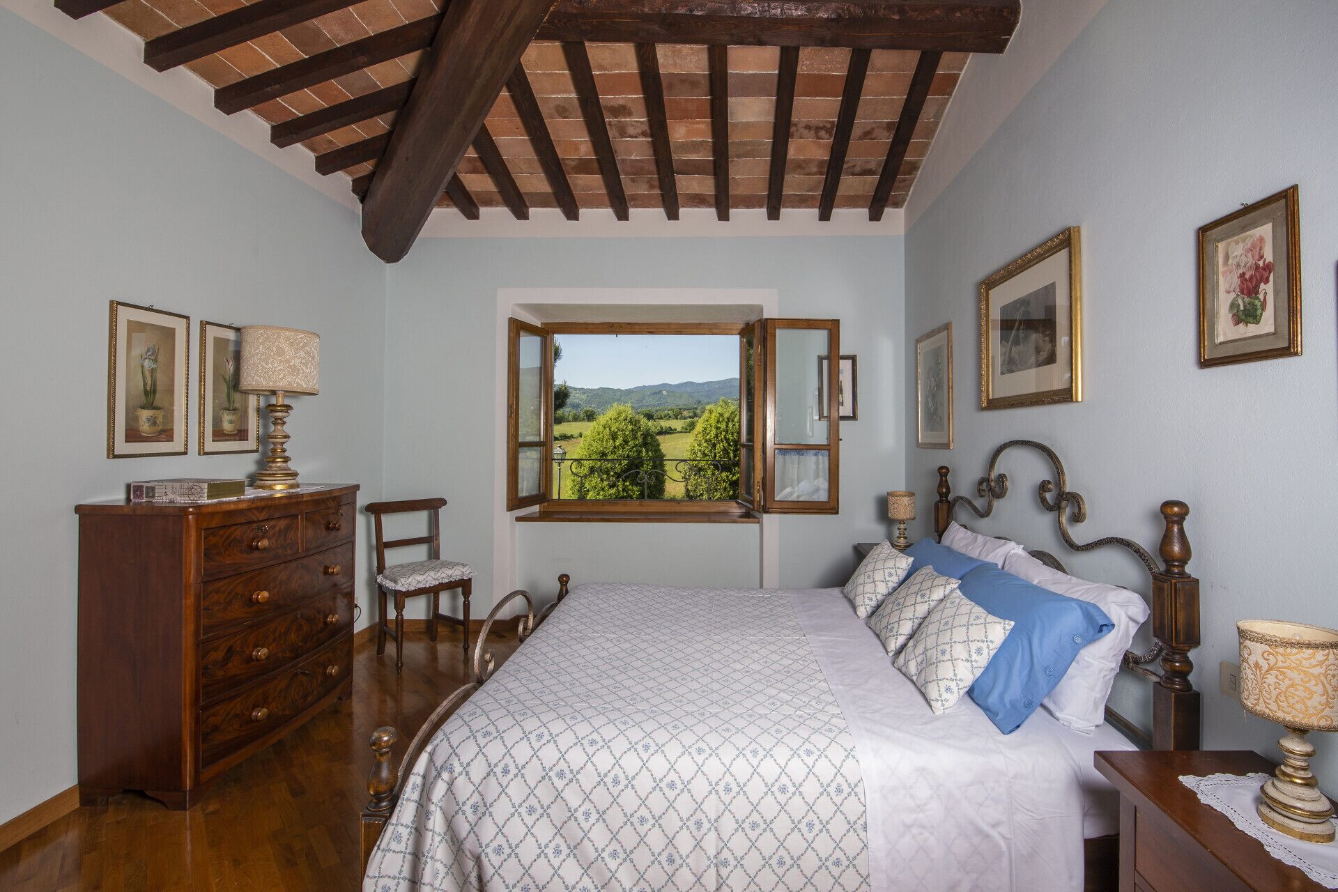 6 bedrooms, WiFi, bed sheets