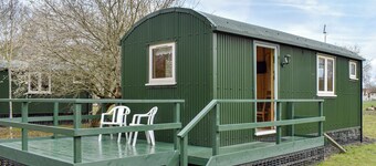 Shepherds Hut 2 at Laddingford - UK32534