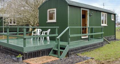 Shepherds Hut 2 at Laddingford - UK32534