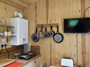 Cookware/dishes/utensils