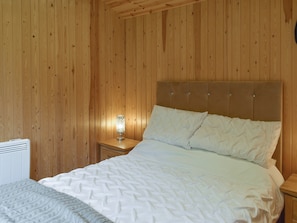 1 bedroom, bed sheets - Shepherds Hut 2 at Laddingford - UK32534 (Laddingford, near Maidstone)