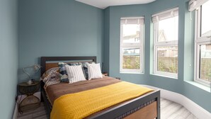 Unclassified image, 2 of 19, button - Sunbeam Cottage (Whitstable)