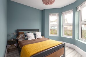 Hus | 4 soverom, strykejern/-brett og barnesenger (inkludert)