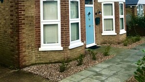 Unclassified image, 4 of 19, button - Sunbeam Cottage (Whitstable)