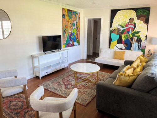 Spacious & Peaceful 3BR 2bath 4 Queen Bed Near down town & nice neighborhood 